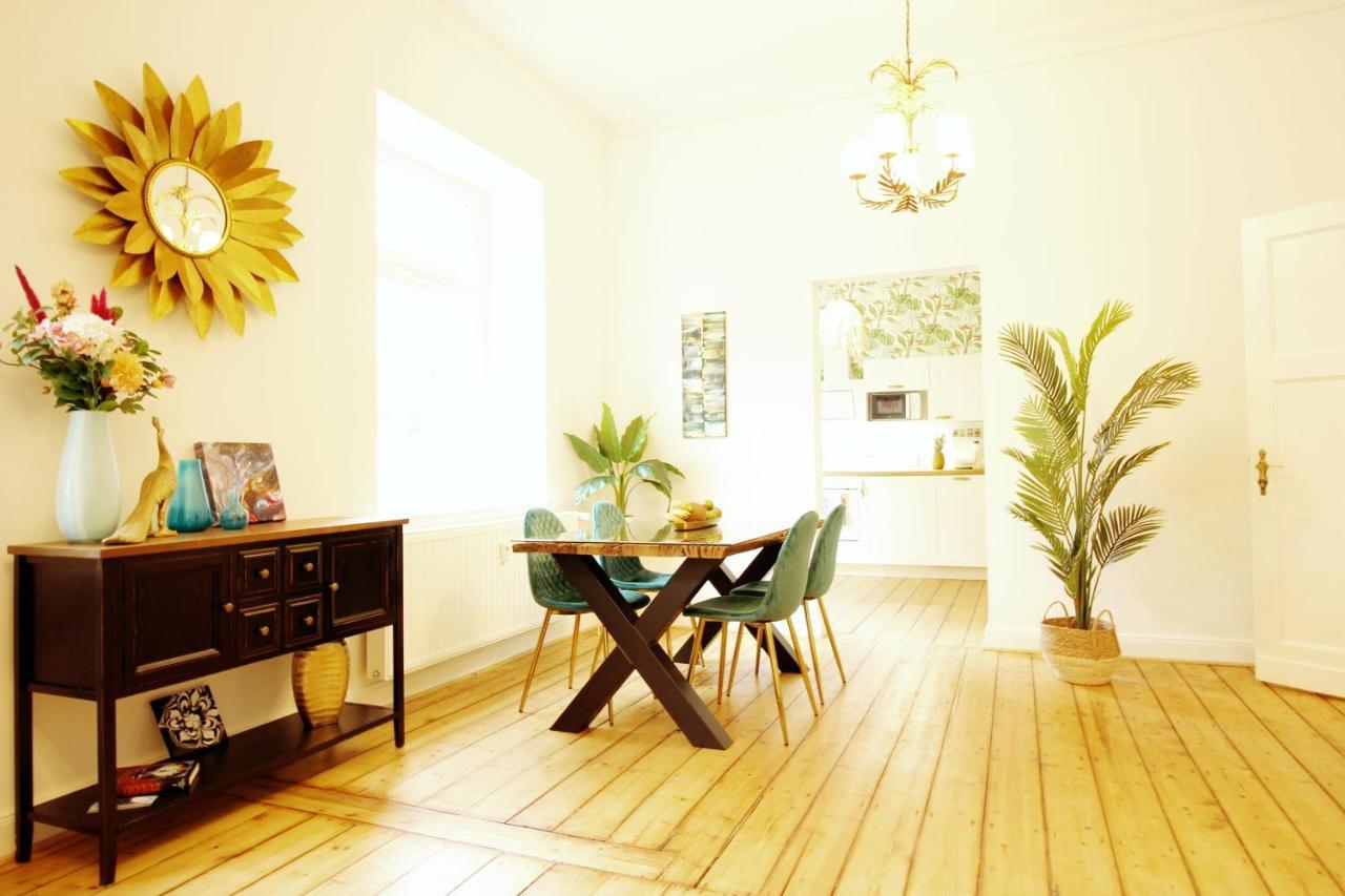 Secret Hideaways Tropical Feeling Mit 2 Schlafzimmer Nahe City L Messe L Flughafen L Hbf Duisburg Kültér fotó
